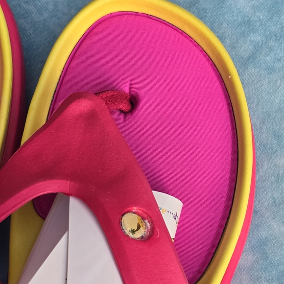 Bundle Three Pairs of Slide Flip Flops Thong Sandals Sz 7 - Picture 12 of 14